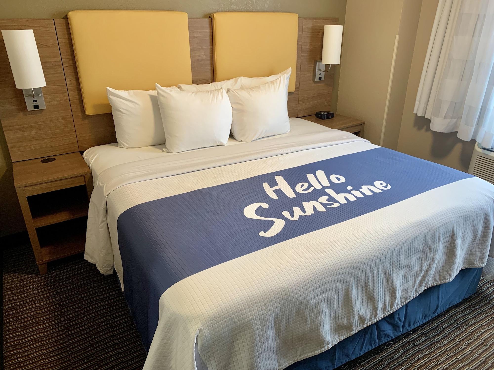 Days Inn By Wyndham Brooklyn Borough Park Нью-Йорк Экстерьер фото