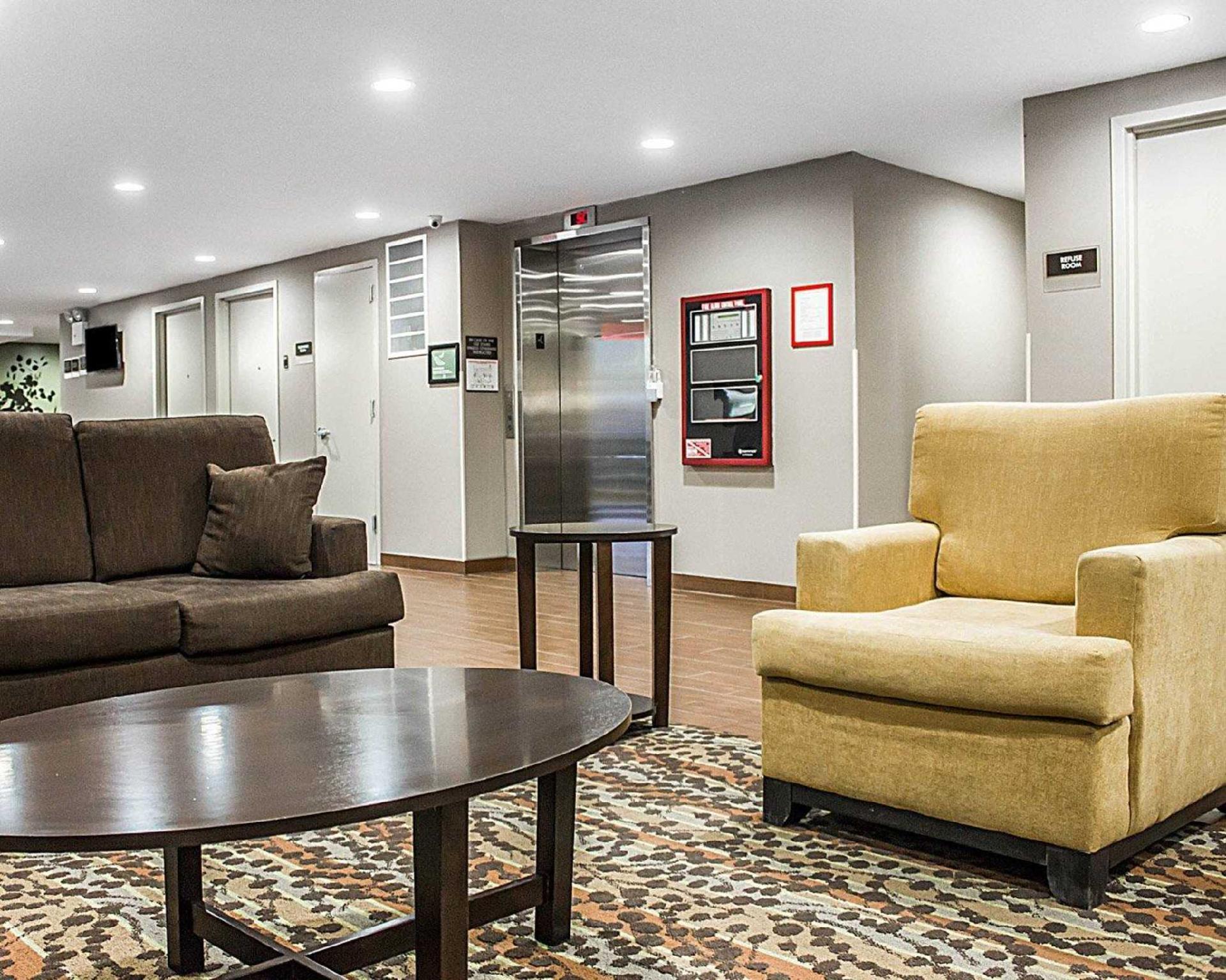 Days Inn By Wyndham Brooklyn Borough Park Нью-Йорк Экстерьер фото
