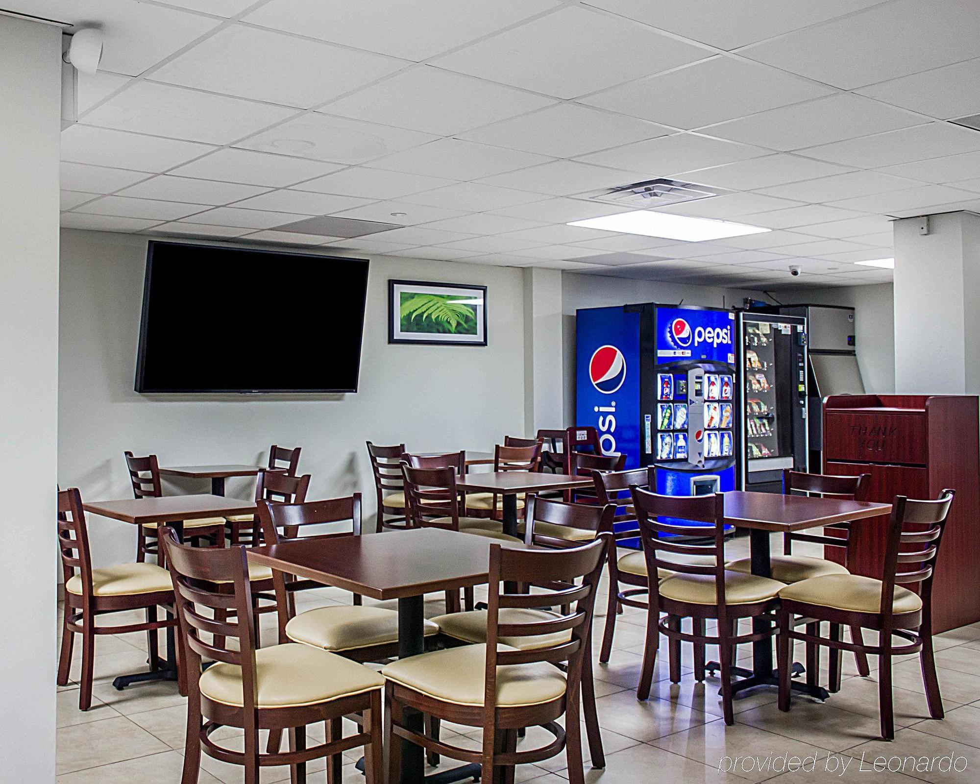Days Inn By Wyndham Brooklyn Borough Park Нью-Йорк Экстерьер фото