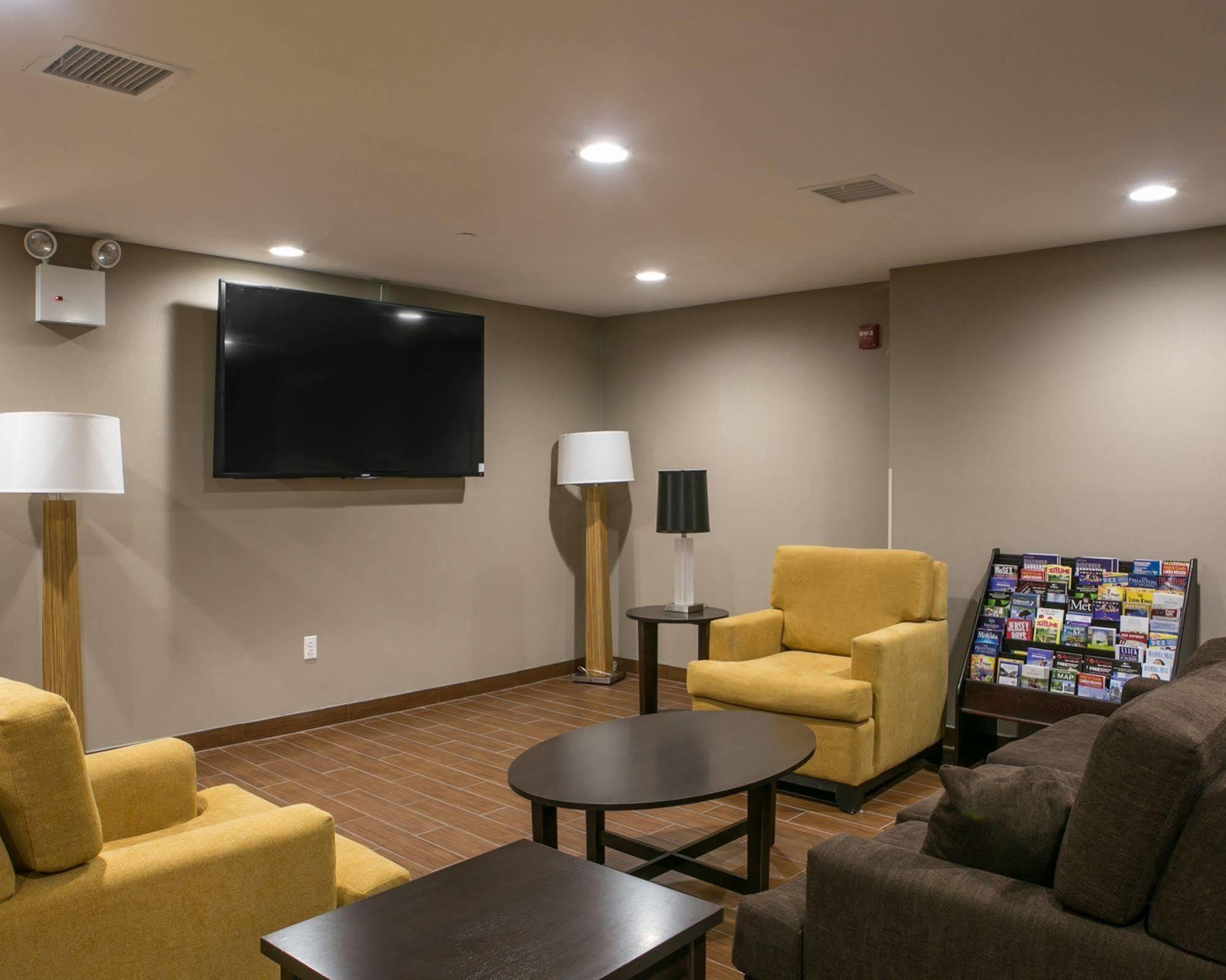 Days Inn By Wyndham Brooklyn Borough Park Нью-Йорк Экстерьер фото