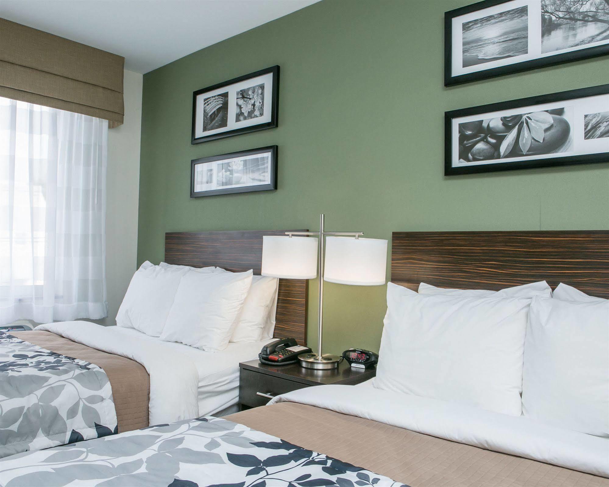 Days Inn By Wyndham Brooklyn Borough Park Нью-Йорк Экстерьер фото