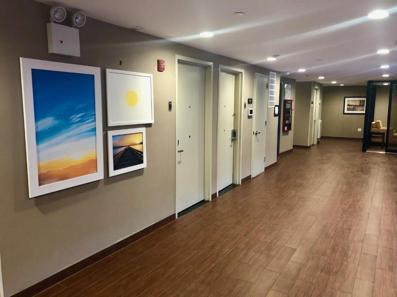 Days Inn By Wyndham Brooklyn Borough Park Нью-Йорк Экстерьер фото